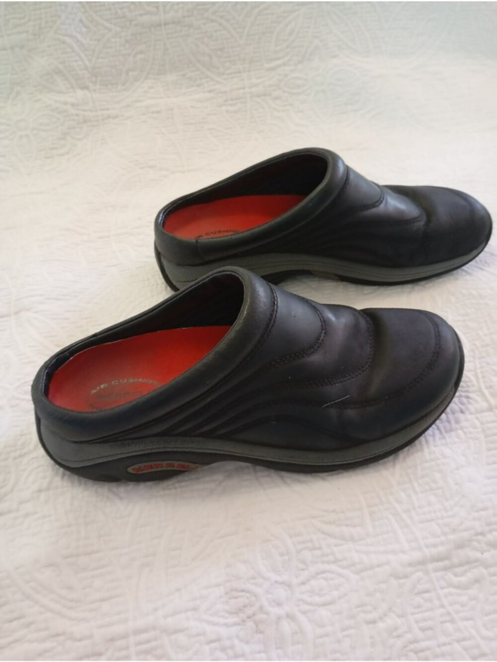Merrell Womens Black Jungle Quilted Slide Shoes Size 8.5 US Comfort Casual Clogs